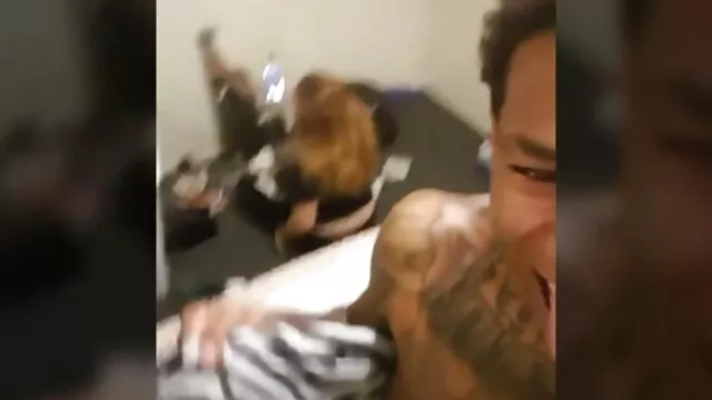 Courtney hentai anime en español juega consigo misma