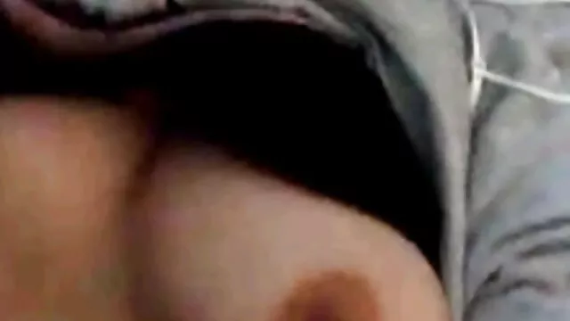 Al bebé le encanta chupar pollas en xxx historias en español el coche y, para ello, suele salir a cazar machos.