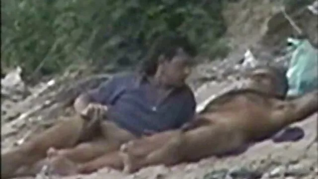 Chica con un tatuaje en el brazo hizo una mamada y se peliculas porno gratis en castellano corrió en la cara