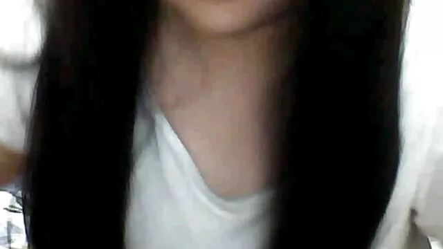 La rubia desabotonó los pantalones del chico, videos completos fakings comenzó a masturbarse y a tragarse el pene torcido que se le cayó de los pantalones.