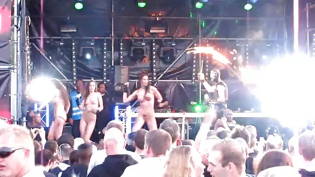 Después del porno español gratuito yoga, Ames siempre folla