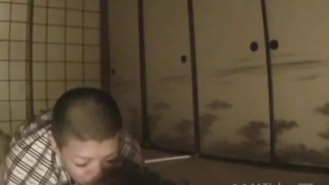 La hermosa Anissa maduras peludas españolas Kate acaricia a su hombre