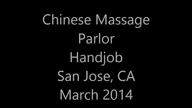 La rubia se arrastra sobre la cara de un barbudo y folla maduras españolas lesbianas con él