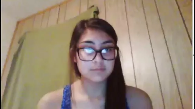 Rubia madura da entrevistas porno subtitulado gratis y muestra sus bonitas tetas