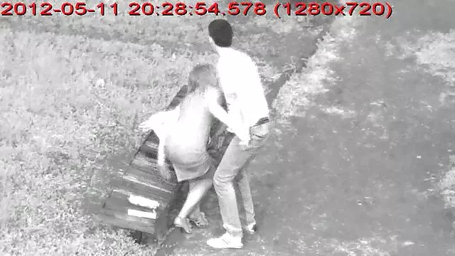 Dejado solo con dos perras solas, el hombre las mom xxx español desgarró duro en el culo