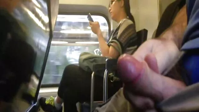 Latina caliente se pone a cuatro patas y tiene hentay español un orgasmo