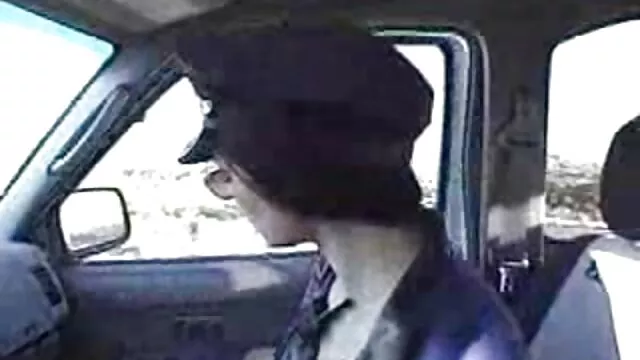 Puta vino de guardia y chupó porno hd sub español una polla