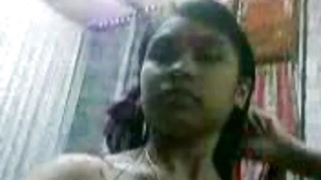 Bebé videos xxx en idioma español chupa suavemente la polla