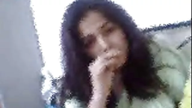 El tipo le planta a una rubia tetona videos xnxx español con el culo en su grueso rayo y se la folla duro, y Clarice le lame las pelotas y el tronco, mientras acaricia el ano del macho con su dedo.