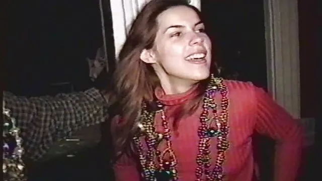 Un negro excitado le da un masaje pornos gratis español a una rubia y se la folla sobre la mesa