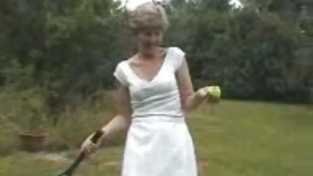 Un maduro le lame porno español completo el ano a una morena delgada y se la folla