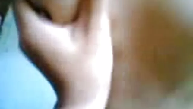 Un hombre calvo se folla a una peliculasxxxespañol rubia flaca Jessa Rhodes con el pene torcido