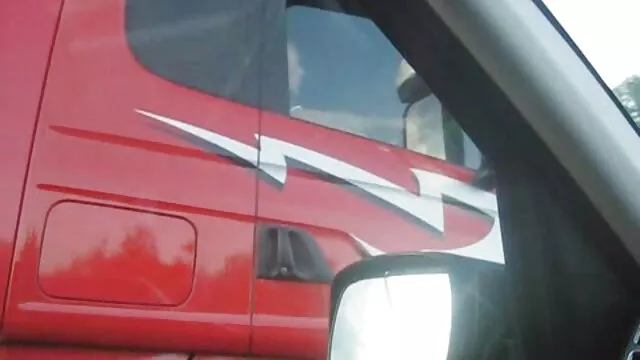 Dos amigos llamaron a un amigo potno español y organizaron una zorra.