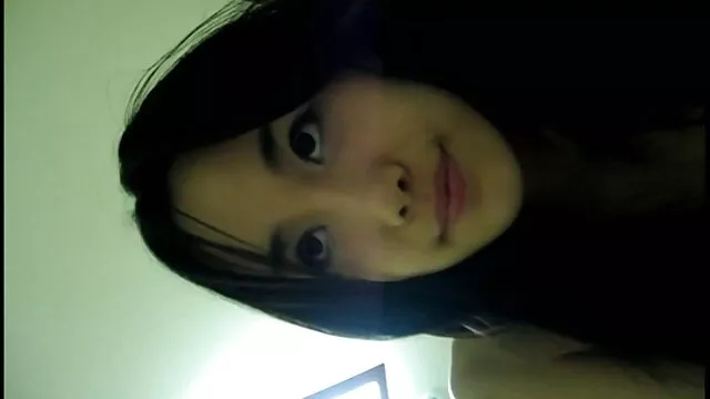 Estrella porno madura y porno en familia español tetona se acaricia en el baño