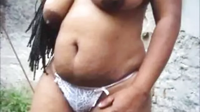 No siempre las caricias xxxespañol anales del culo de la chica terminan con sexo con penetración por el culo. A veces hay bastantes caricias, y follar es algo que viene, siempre se puede follar por el culo a una chica, primero hay que preparar un coño