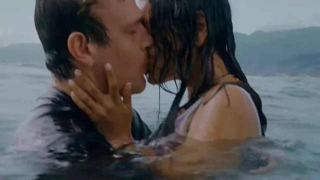 El tipo convenció a Nastenka para videos xxx en español latino que tuviera sexo con un amigo